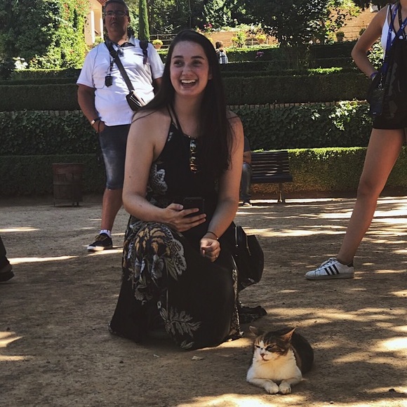 Meet your Posher, Rachel - Picture 2 of 5